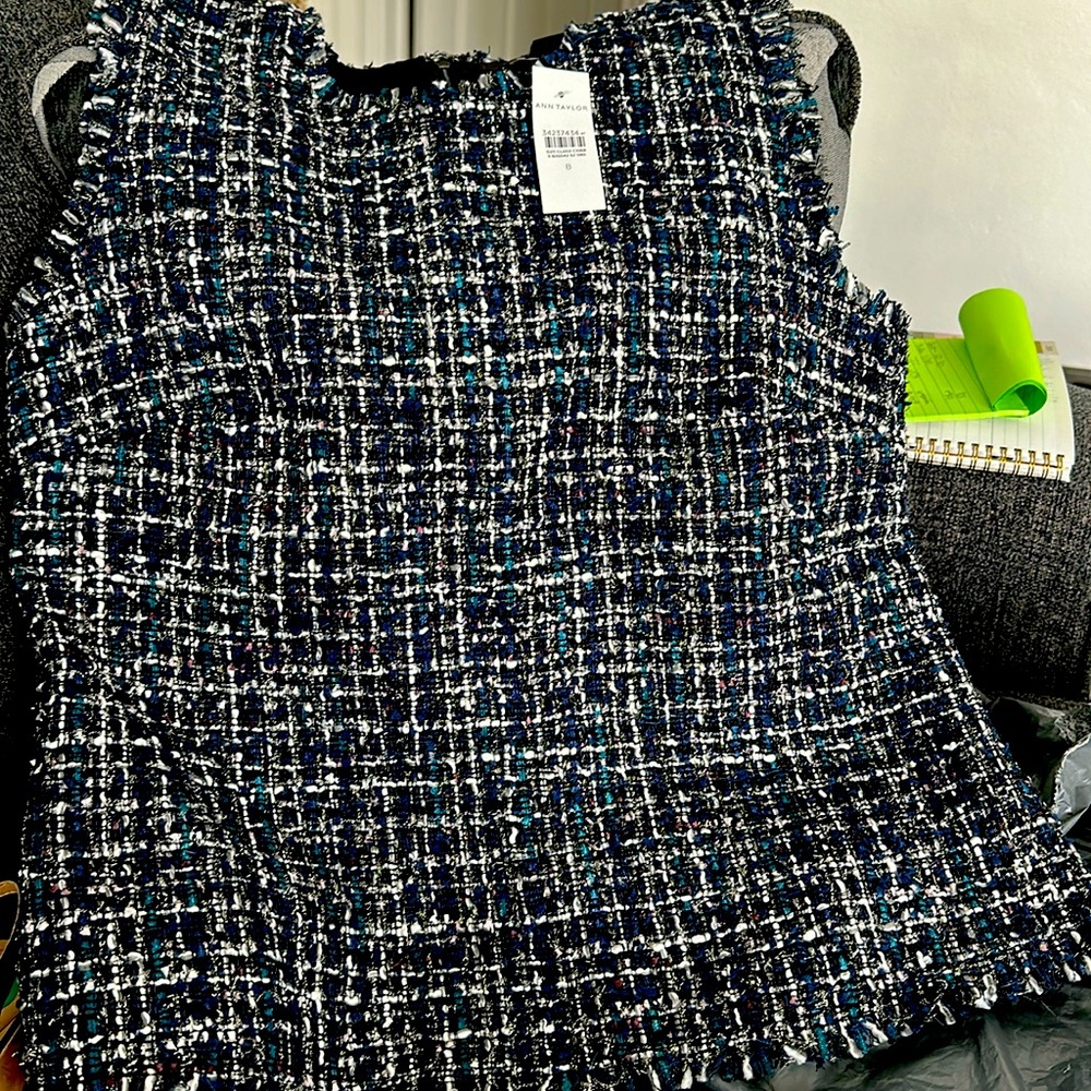 Ladies sleeveless zip back top